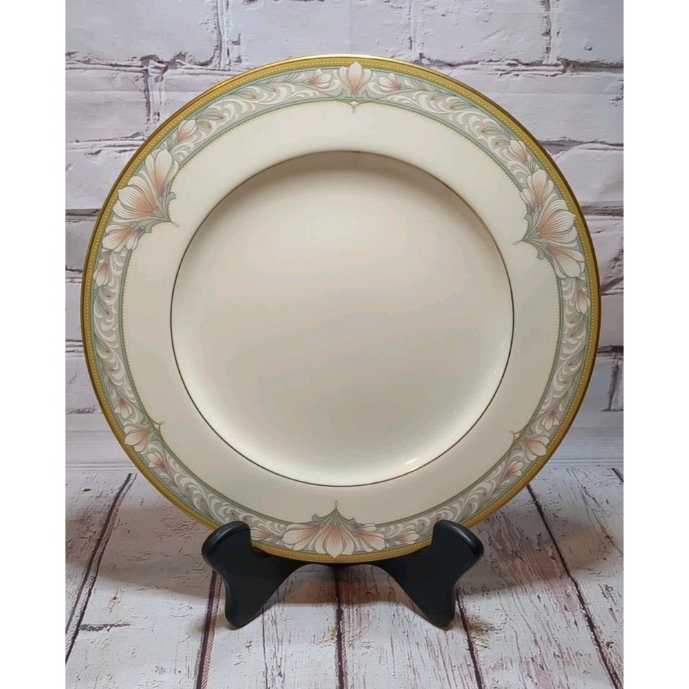 Noritake Barrymore‎ #9737 Fine Bone China Dinner Plate - 10.5" with Gold Trim